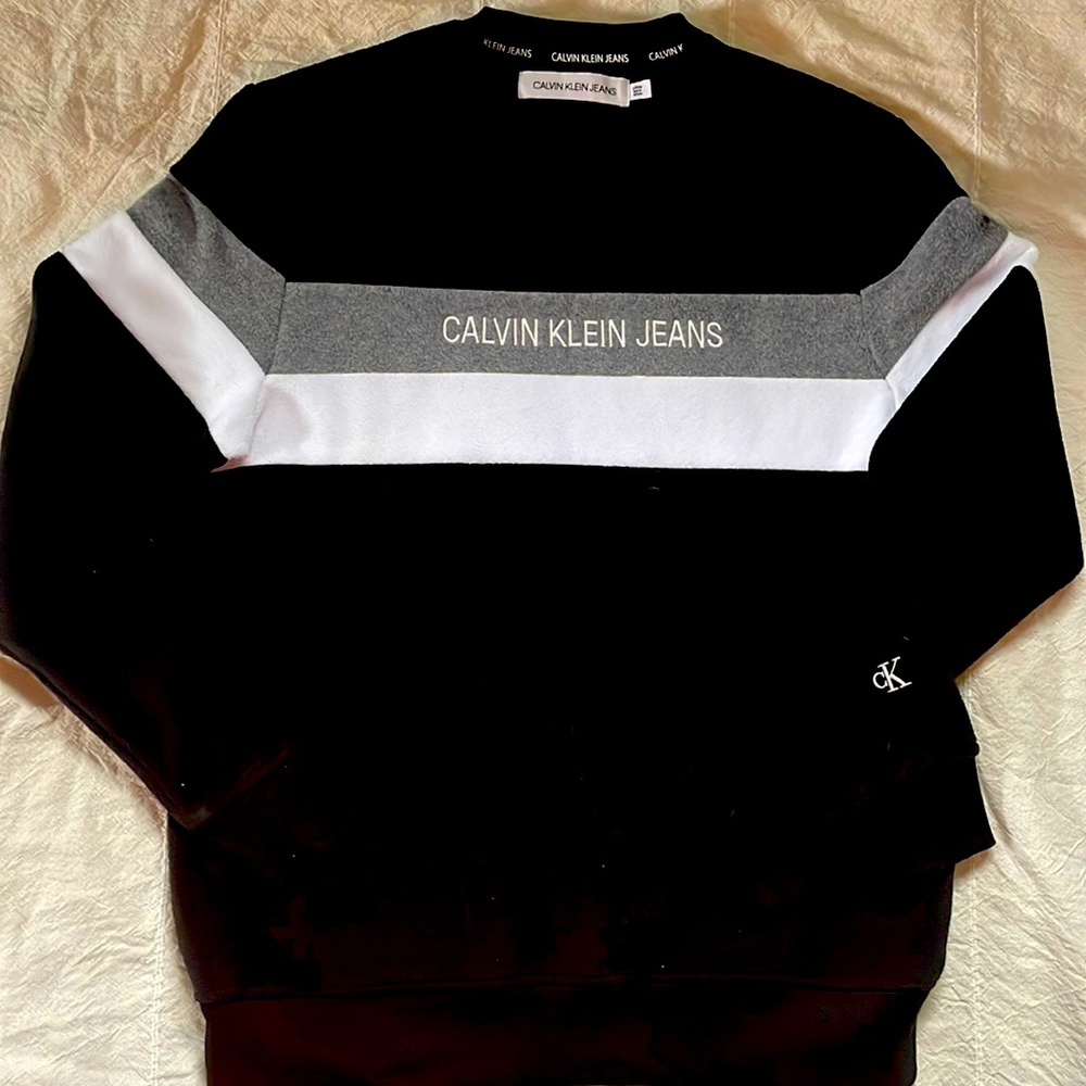 Calvin Klein Jeans sweater, size small,  worn once, soft, perfect for fall!